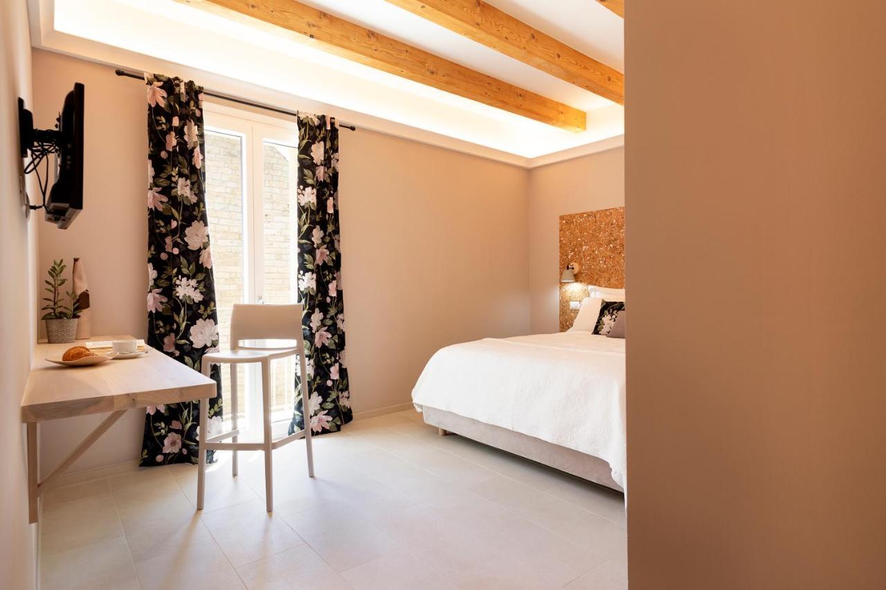 La Via Rooms And Terrace Olbia Exteriér fotografie